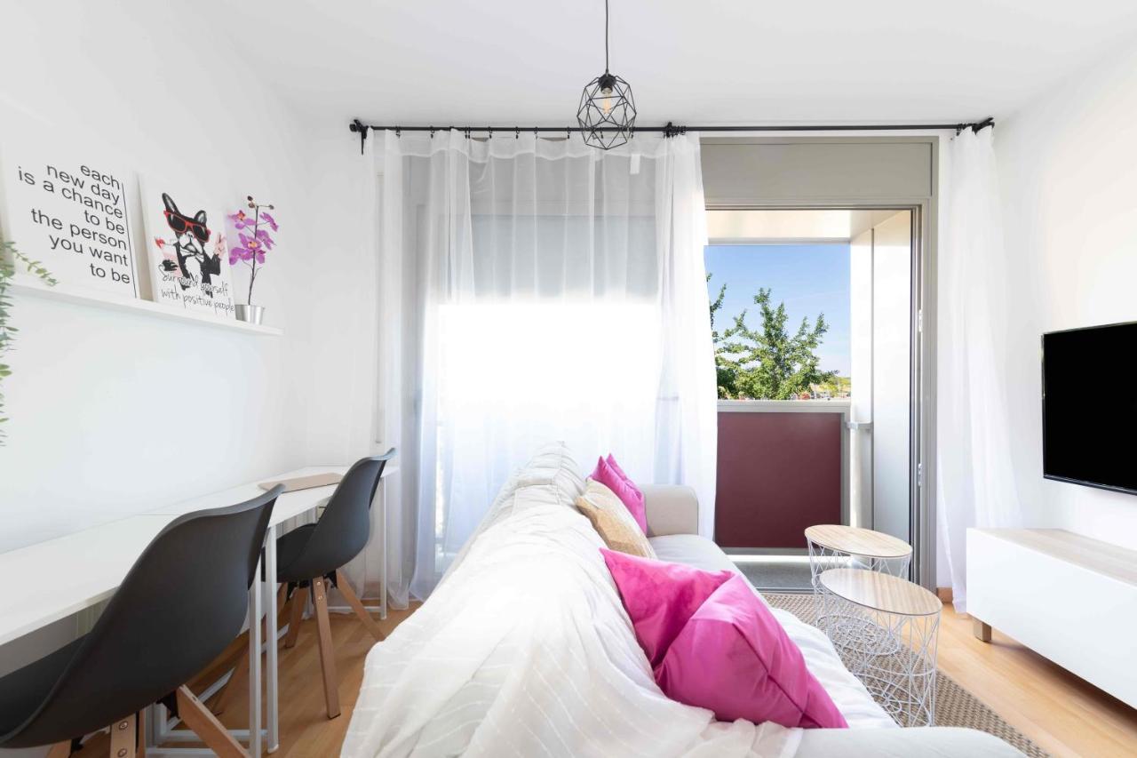 El Capricho Terrassa. Apartment Exterior photo